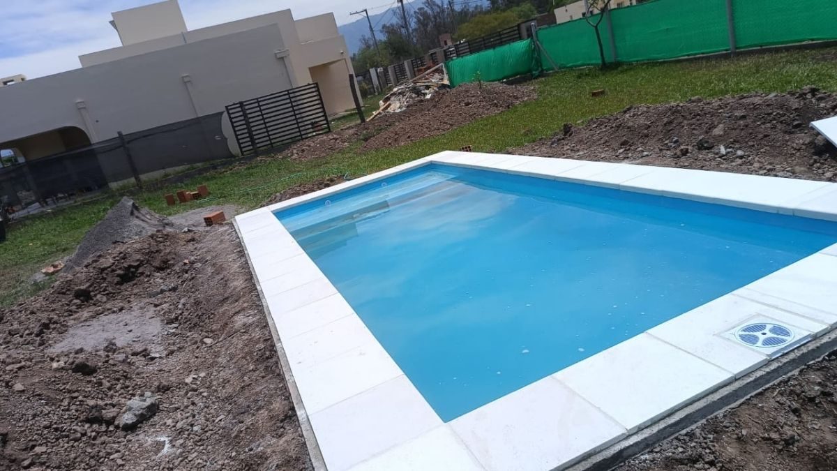 Blog: cuánto cuesta conseguir clientes de piscinas con Meta Ads